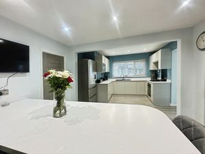 Kitchen- click for photo gallery